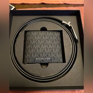 NIB Michael Kors Black Belt and Wallet Set LG